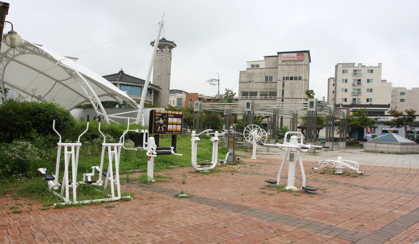 중앙 도심광장