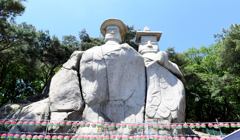 용미리마애이불입상