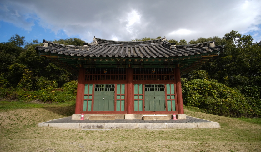 인평대군치제문비