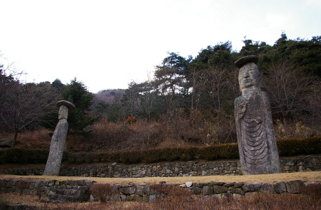 국사암과 궁예미륵